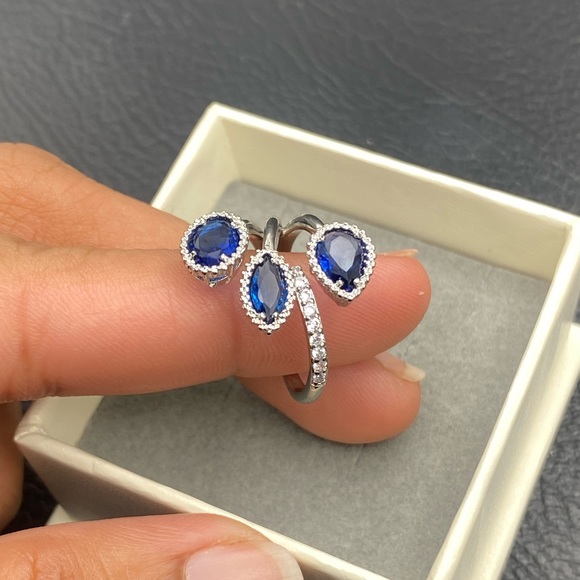 Marquise cut Blue Zircon Wrap ring - Picture 3 of 11